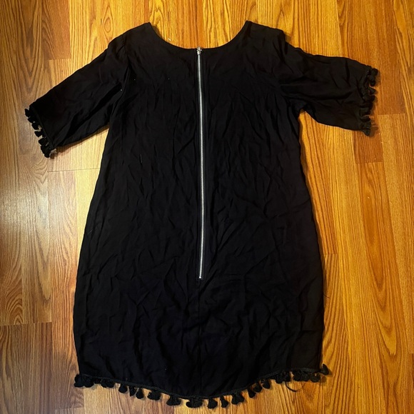 Signature Studio Women’s Black Dress with Zipper Detail Size Small - Picture 5 of 5